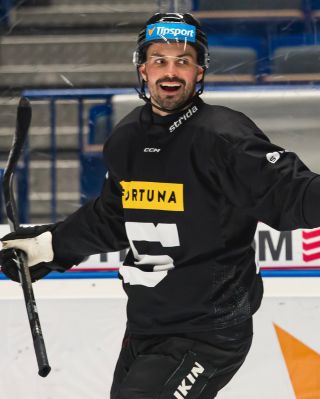 Hezké slunečné odpoledne, sparťani! ☀️ Máme za sebou trénink ve Vítkovicích a vyrážíme směr Olomouc. 🚌