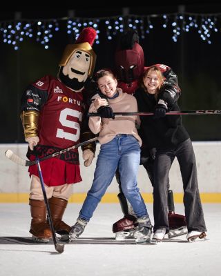 ⛸️ Příští týden se na společném bruslení uvidíme s hráči A-týmu, maskoty @spartak_spartax a na sparťanské škole bruslení....
