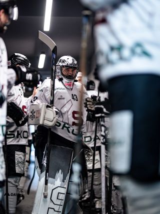 Za chvilku začínáme první zápas. ✊🏻 @spenglercupdavos