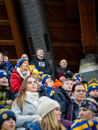 Trenéři to byli na zítra omrknout. 👀 O zítřejším soupeři už je rozhodnuto, v 15:10 se utkáme s Kanadou. 🇨🇦